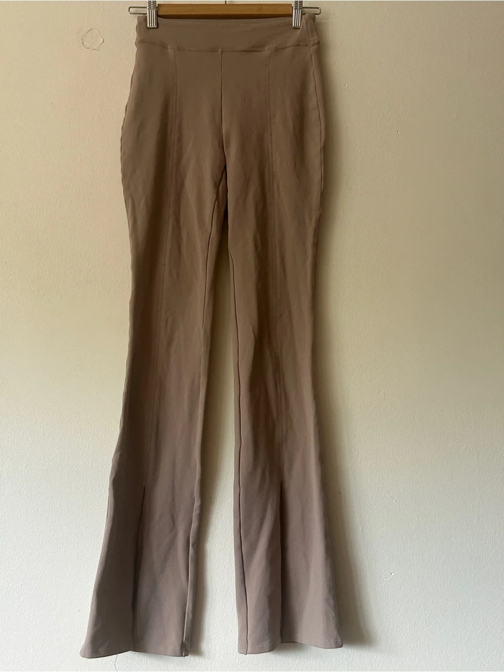 ALO YOGA Airbrush High-Waist split flare Flutter Legging taupe small stretch s